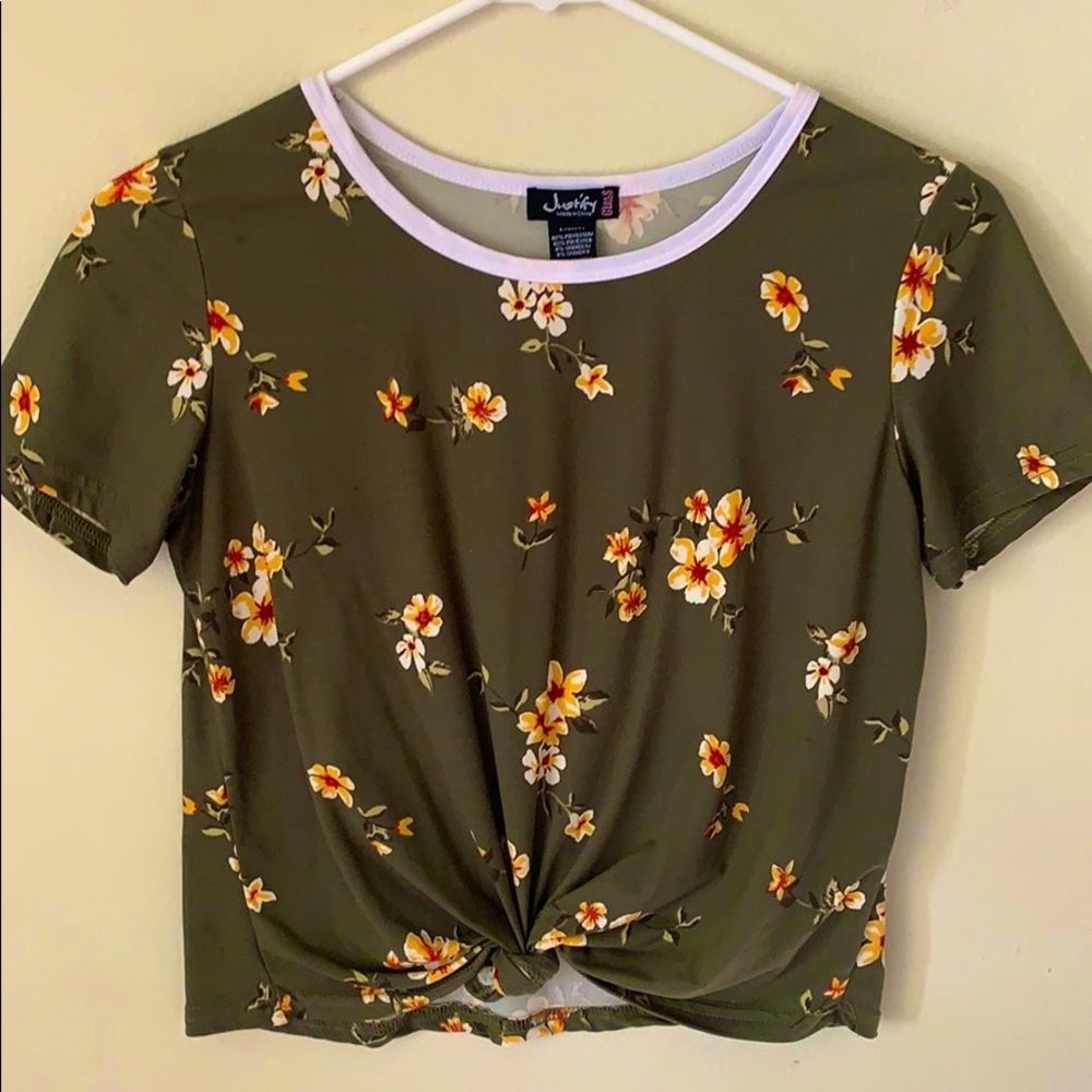 Justify cropped tee